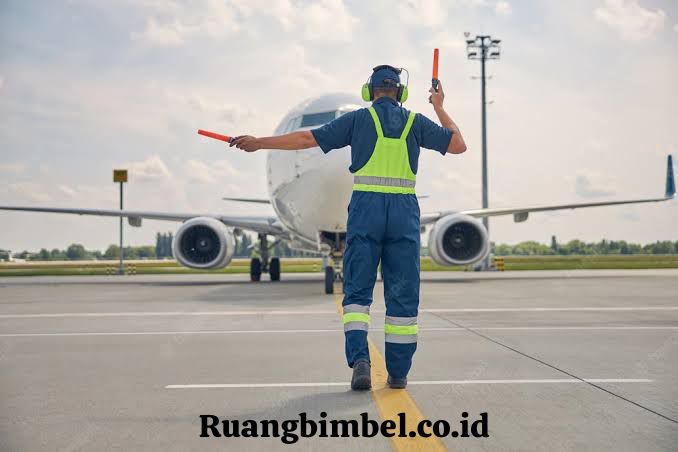 Berapa Gaji Tukang Parkir Pesawat