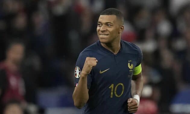 Kylian Mbappé: Profil Pemain Bintang Sepak Bola Prancis