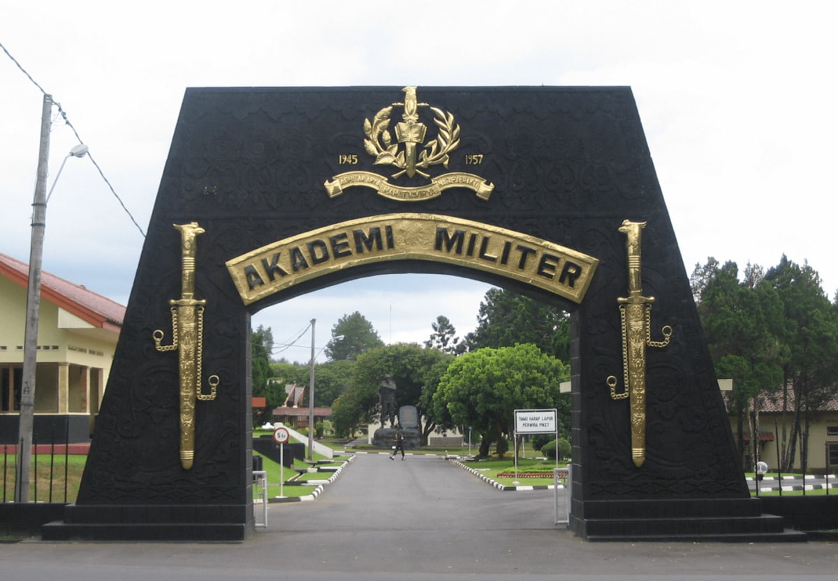 Berapa biaya sekolah militer