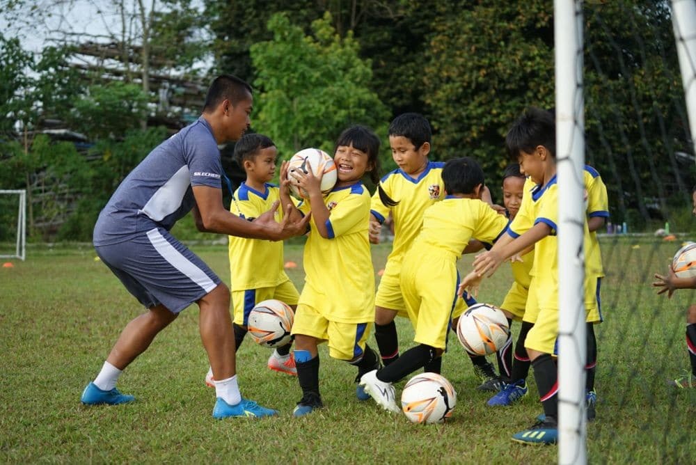 Berapa biaya sekolah bola