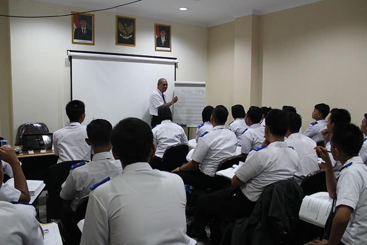 berapa biaya sekolah avsec
