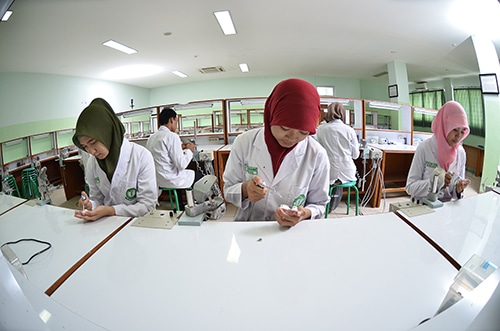 Biaya Kuliah Fakultas Kedokteran Gigi: Perbandingan Estimasi di Beberapa Universitas di Indonesia