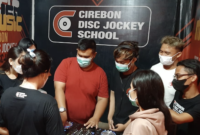 Berapa biaya sekolah dj