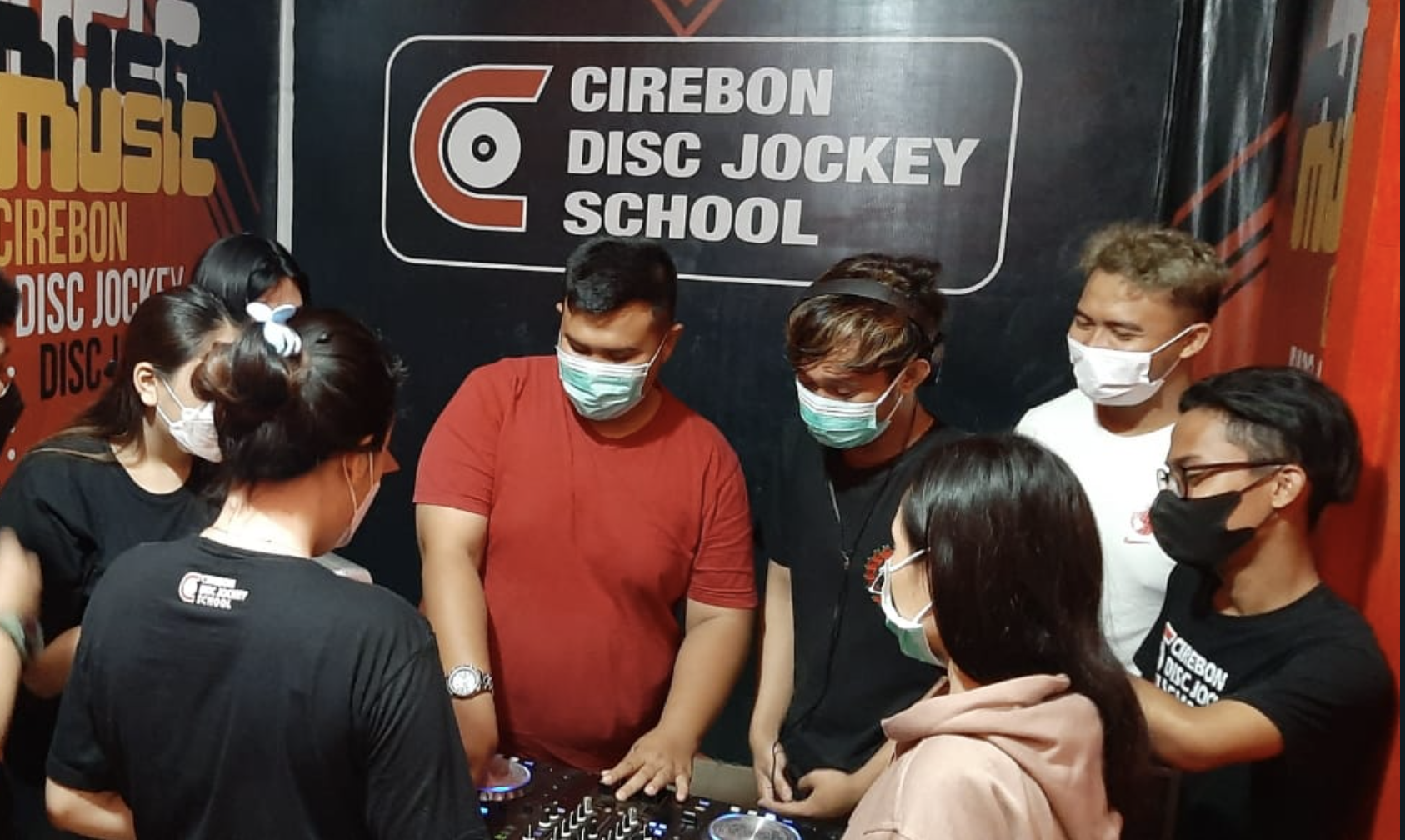 Berapa biaya sekolah dj