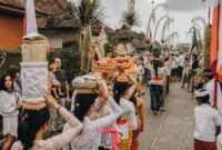Tradisi dan Adat Istiadat