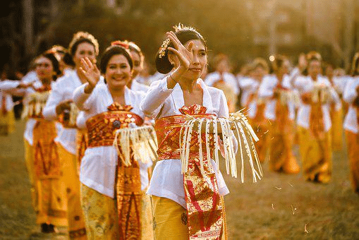 Mozaik Budaya Indonesia: Keanekaragaman Warna dan Nuansa dari Setiap Kelompok Etnis