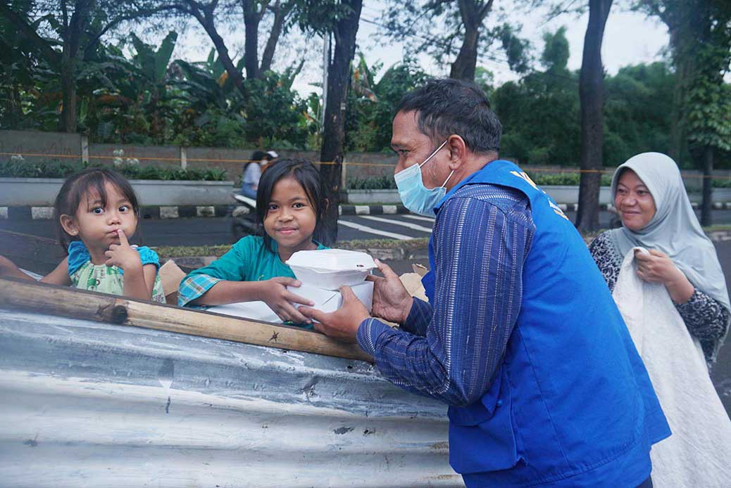 peduli sosial
