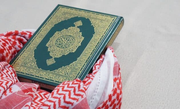 Asal Usul dan Penyampaian Al-Quran: Kisah Mulia Wahyu Ilahi