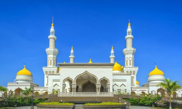 Kegiatan Rutin di Dalam Masjid: Menjaga Kehidupan Spiritual dan Sosial