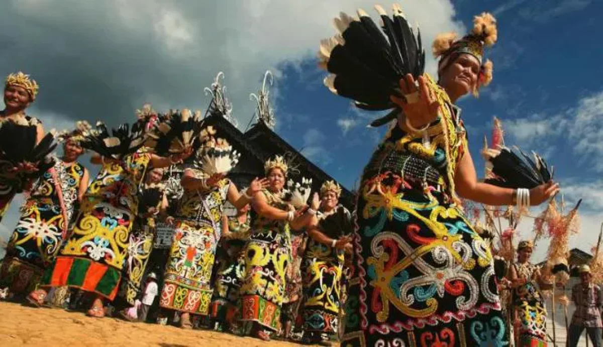 Kesenian tradisional Dayak