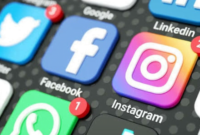 Media Sosial untuk Berkomunikasi