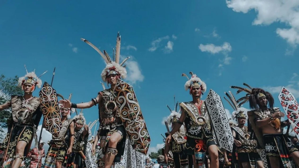 Kearifan lokal Dayak