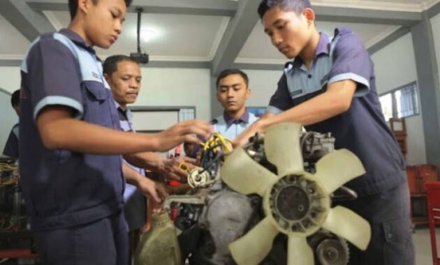 Tantangan dalam Mengembangkan Pendidikan Vokasional
