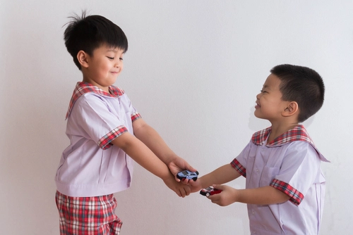 Mengajarkan empati anak