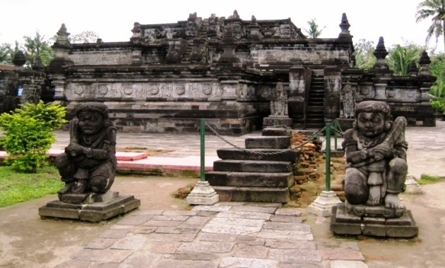Relief dan Arsitektur Khas Majapahit di Candi Penataran