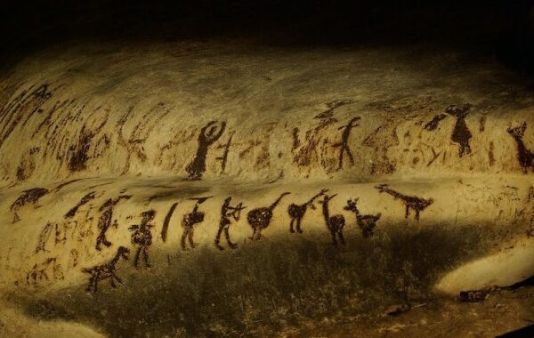 Misteri Lukisan Gua Purba