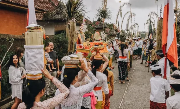 Integrasi Kearifan Lokal