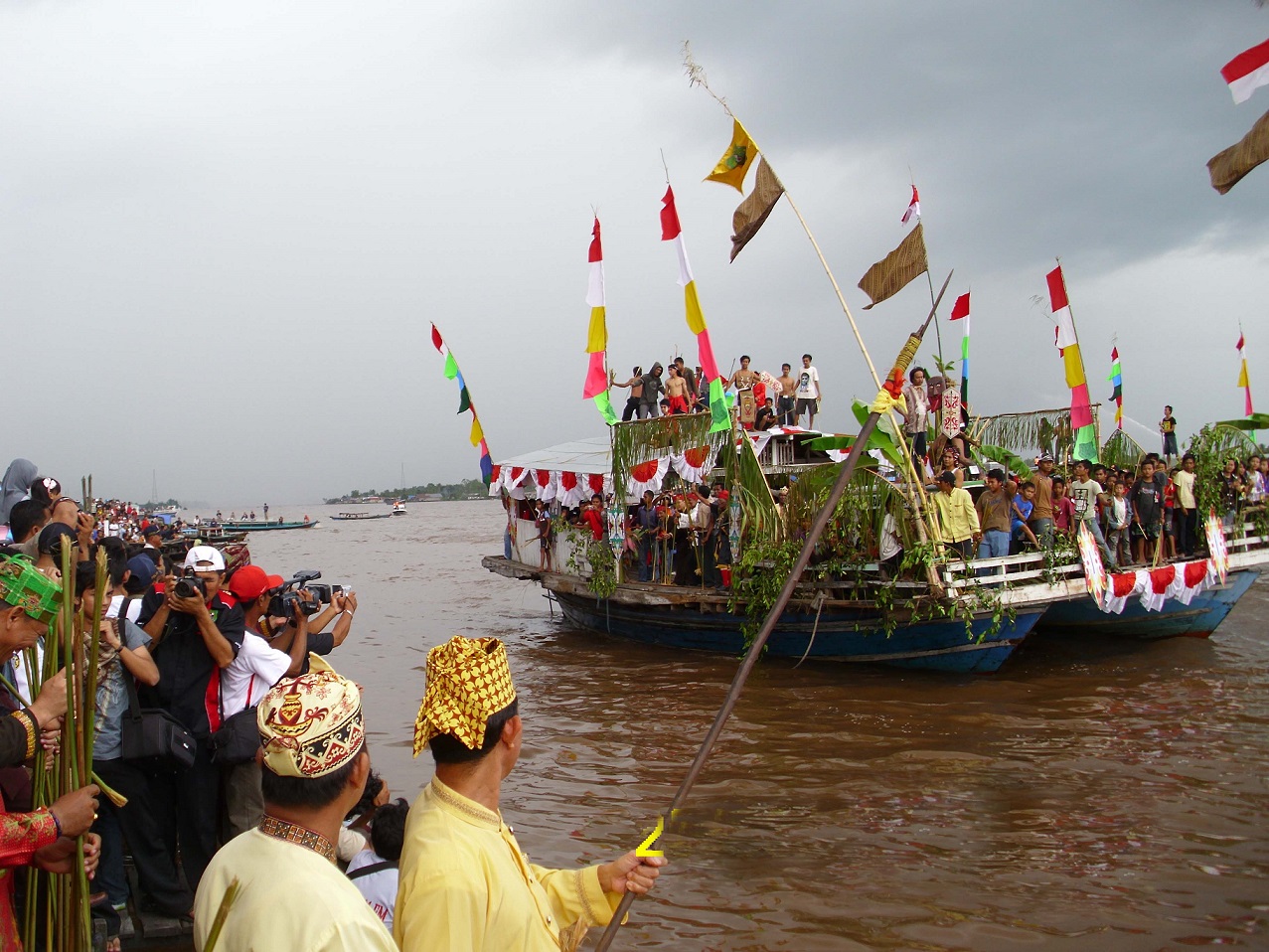 Integrasi kearifan lokal