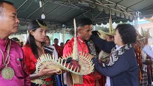 Peran lembaga adat